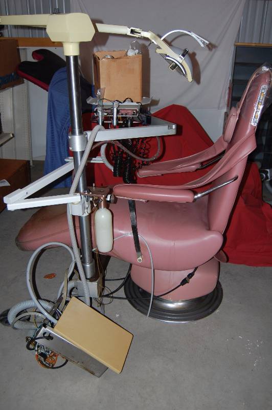 lot 310 image: Dental Exam Chair