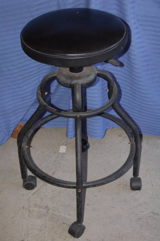 lot 339 image: Black Sturdy Shop Stool