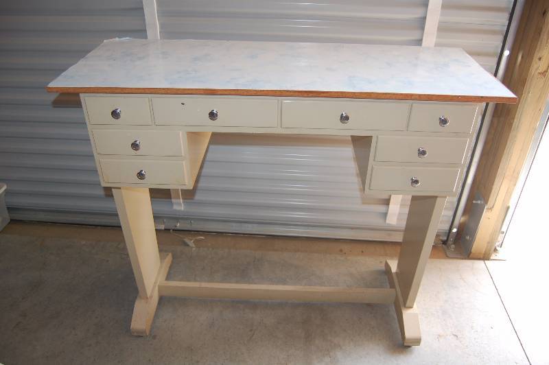 lot 340 image: Standing Desk Cabinet