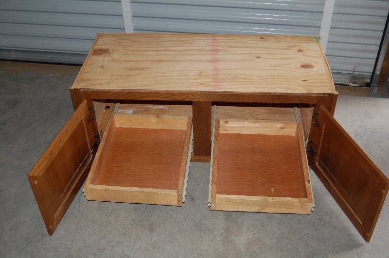 lot 341 image: Oak Cabinet