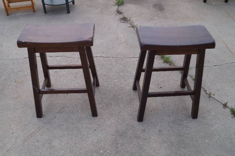 2 Stools