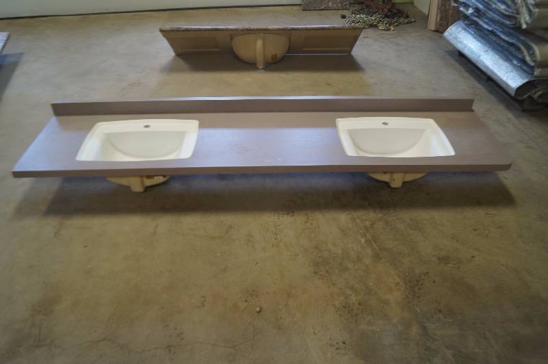 Countertop With 2 Sinks