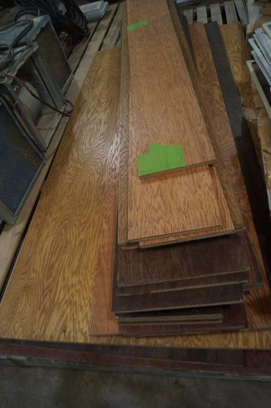 34 Stained Oak Boards