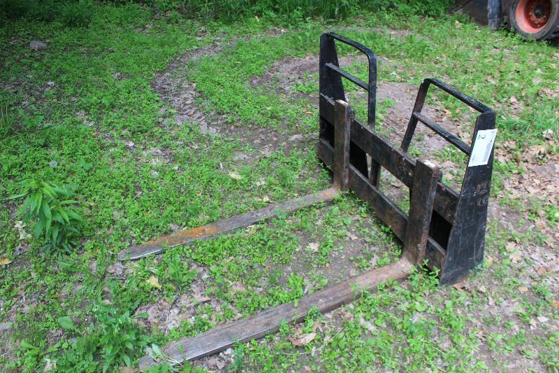 lot 2 image: Fork Lift Attachment For Skid Loader