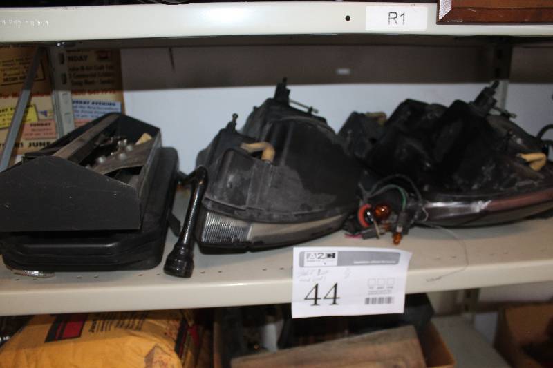 lot 44 image: Hand Tools, Tool Box, Horse-shoe Game Kit