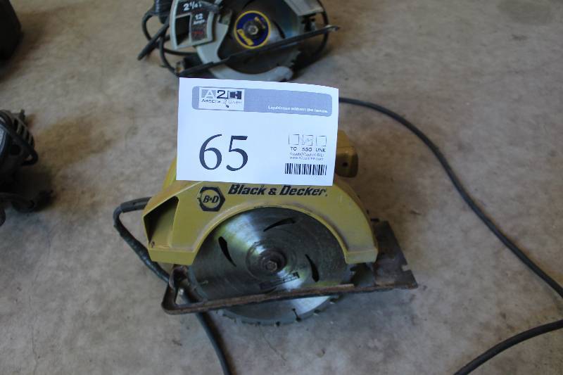 lot 65 image: Black & Decker 7.25in. Circular Saw