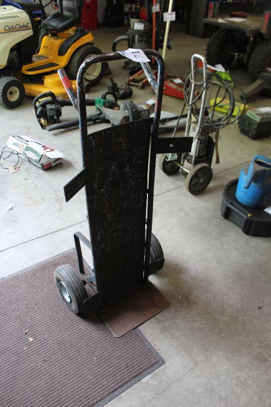 lot 71 image: 2-Wheel Hand Truck