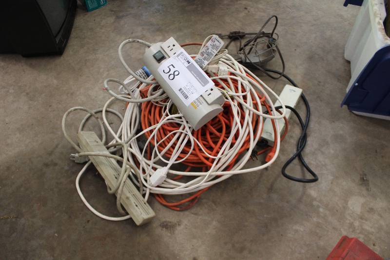 lot 58 image: Power Strips, Extension Cords, Utility Light