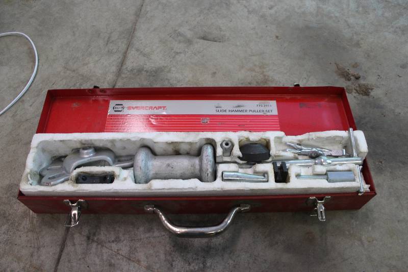 lot 32 image: Napa Evercraft Slide Hammer Puller Set w Case