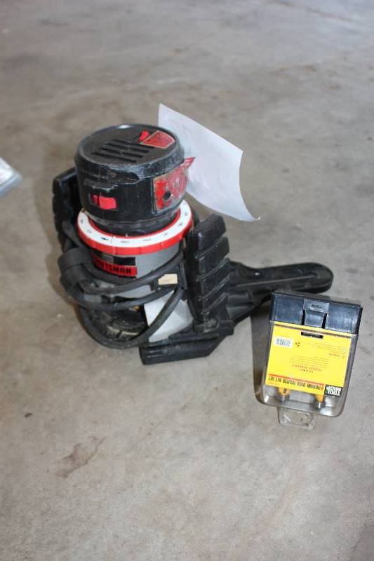 lot 22 image: Sears Craftsman Router