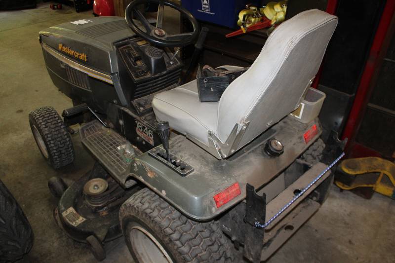 MTD Mastercraft 46in. 14Speed 18 hp Riding Lawn Mower w/ Mower Deck