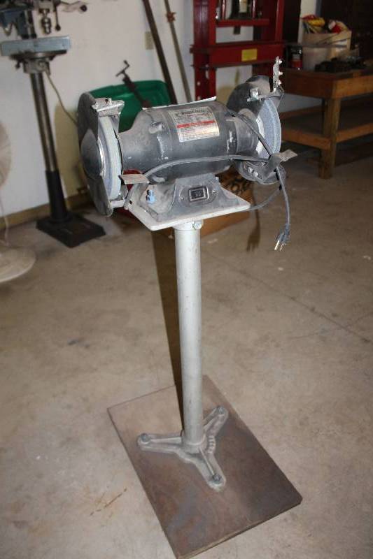 lot 95 image: Stony Craft Dual Wheel 8in. Bench Grinder