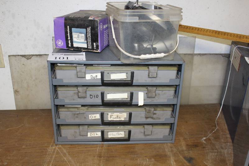 lot 101 image: Parts Organizer w Hardware - Rivets