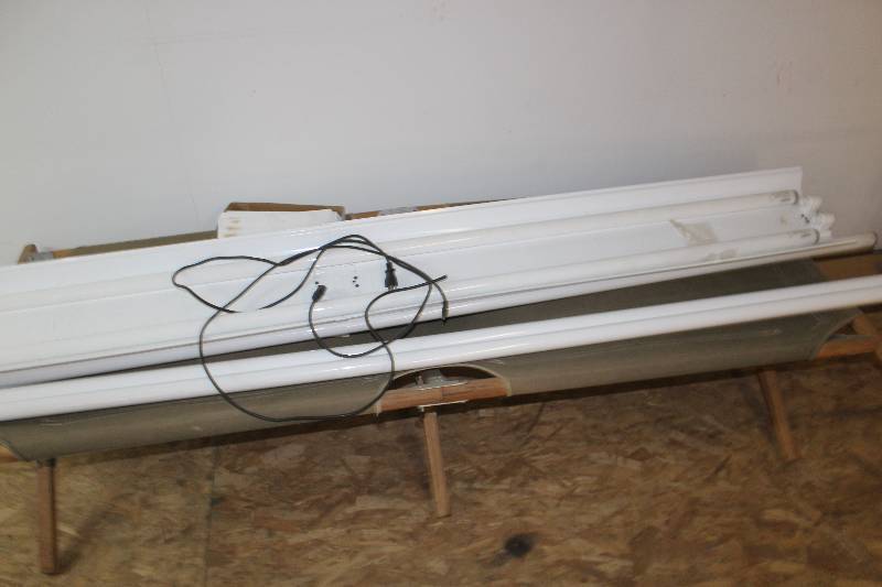 lot 121 image: Flourescent Lighting, Coat Rack, Berber Tiles 12x12in. Tiles