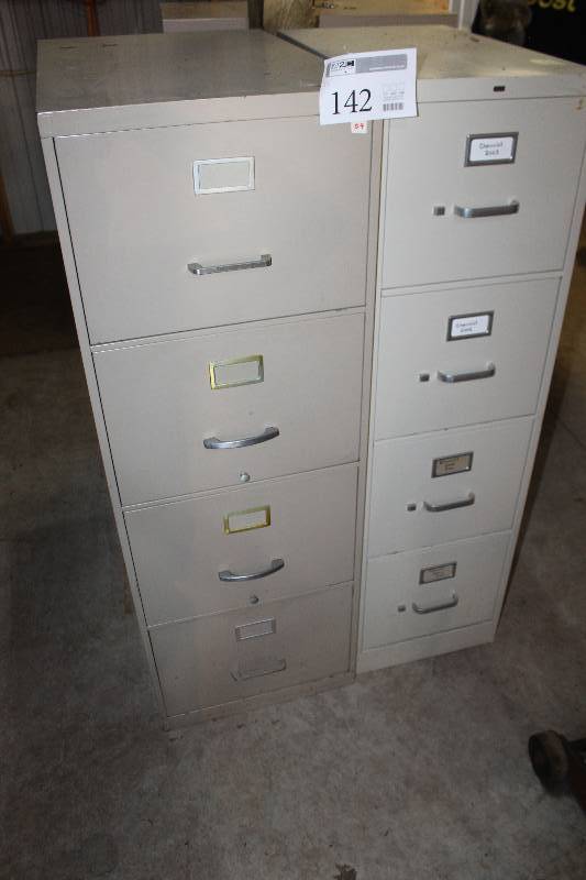 lot 142 image: Lot of (3) Locking 3,4-Drawer Metal File Cabinets