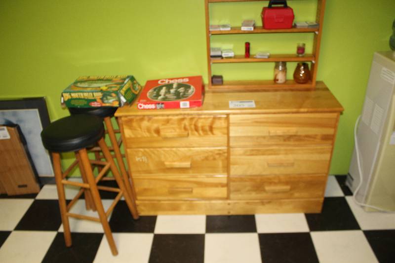 lot 205 image: 6-Drawer Wood Dresser, 2-Stools, Shelf, Decorations