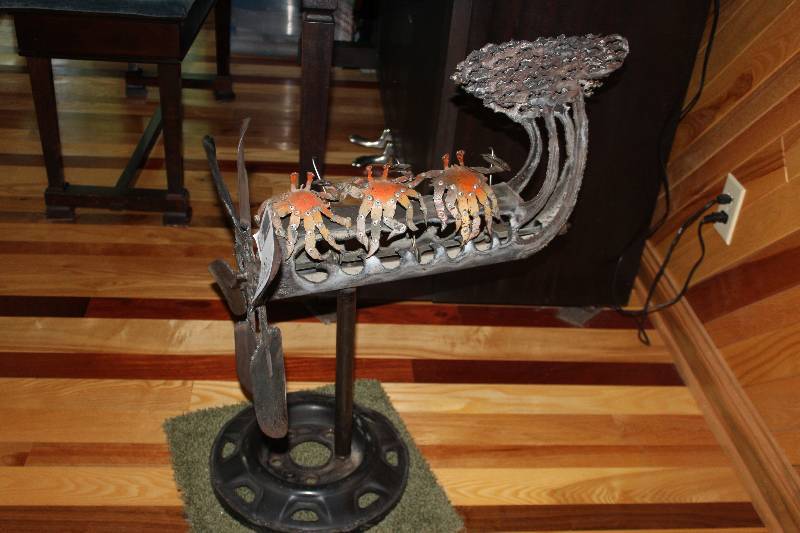 lot 220 image: Decorative Crab Floor Art