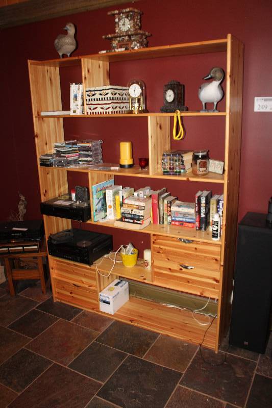 lot 249 image: Entertainment Shelf w 2-Doors, 8-Cubbies