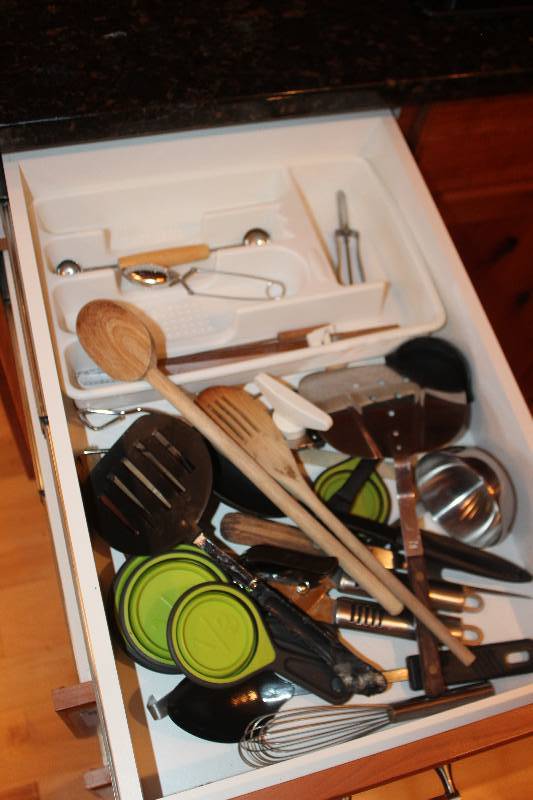 lot 224 image: Utensils, Kitchenware