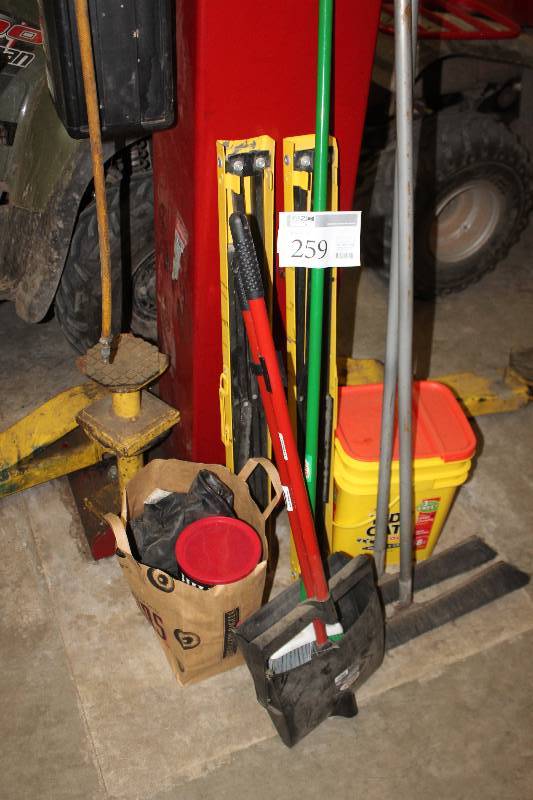 lot 259 image: Lot of (8) Brooms, Sweeps