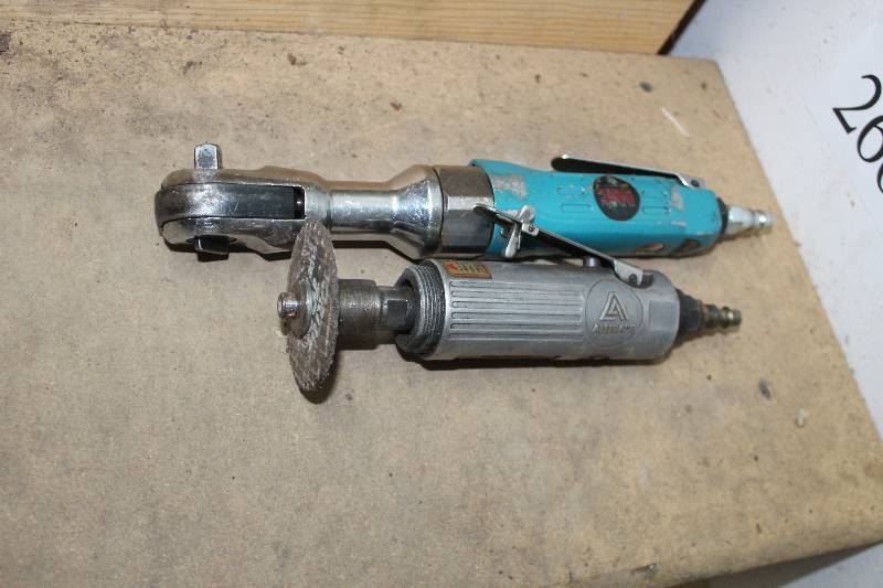 lot 266 image: Mit Air Ratchet, Alltrade Air Cut-off Tool
