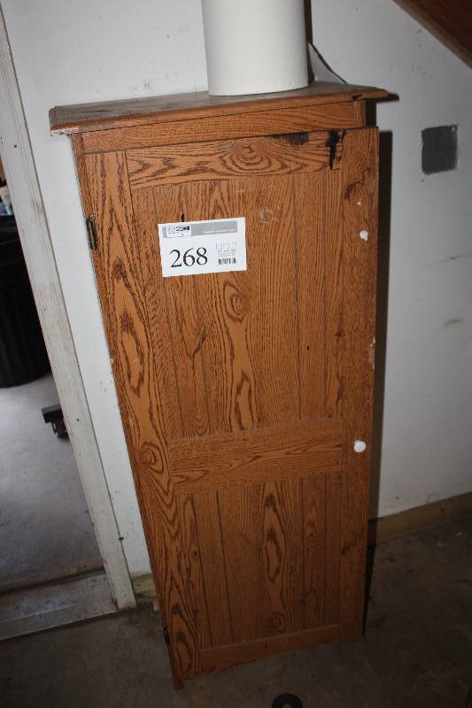 lot 268 image: 1-Door 4-Shelf Wood Cabinet