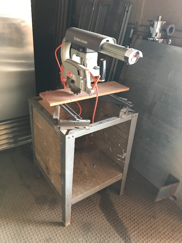 Radial arm saw