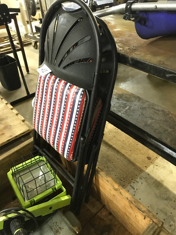2 folding chairs