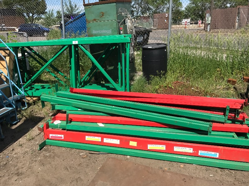 Largo lot of pallet racking
