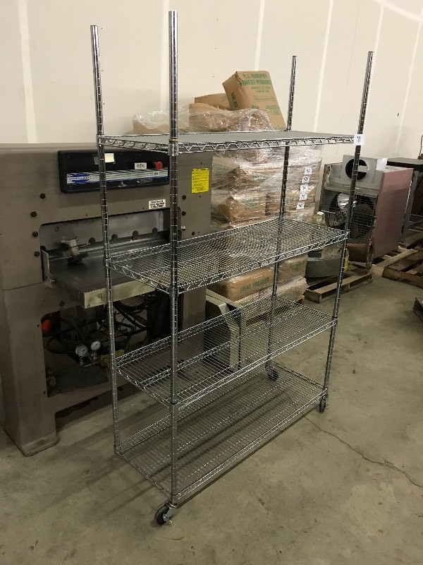 Wire shelving unit