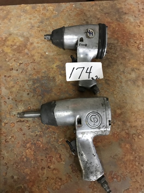 Lot of 2 impact wrenches
