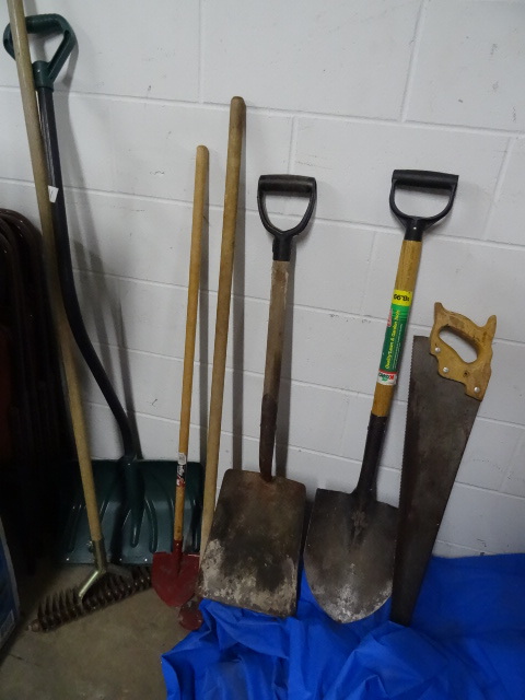 lot 11 image: Misc shovels and rakes
