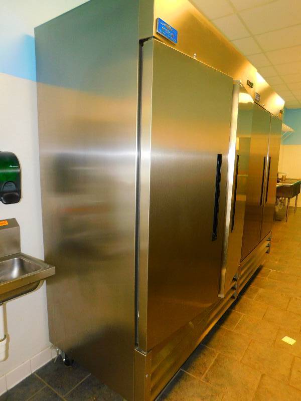 lot 202 image: ARCTIC AIR COMMERCIAL REFRIGERATOR
