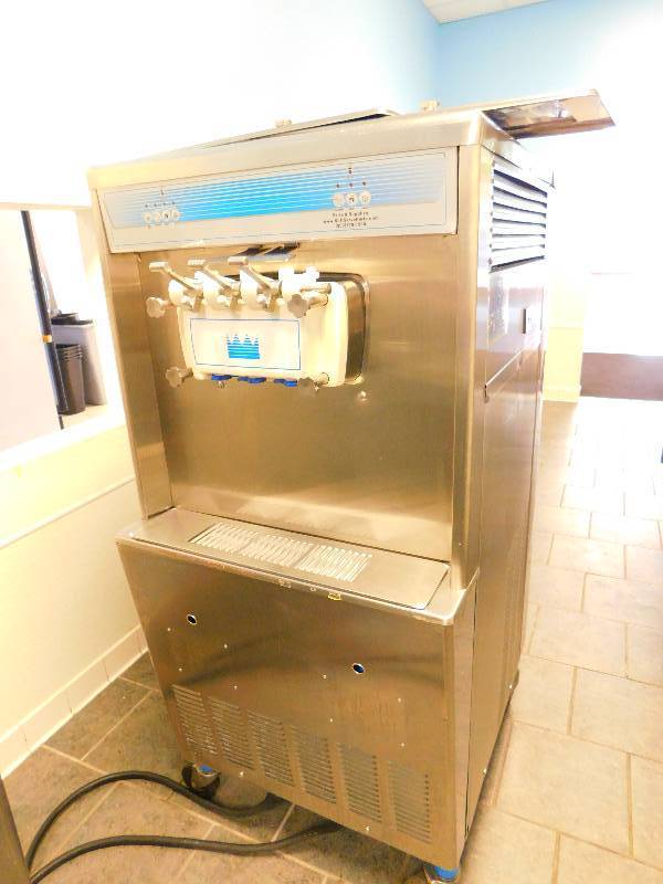 lot 213 image: TAYLOR SOFTECH ICE CREAM  YOGURT SOFT SERVE MACHINE