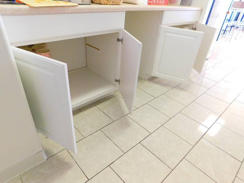 lot 219 image: BATHROOM CABINET AND COUNTER TOP