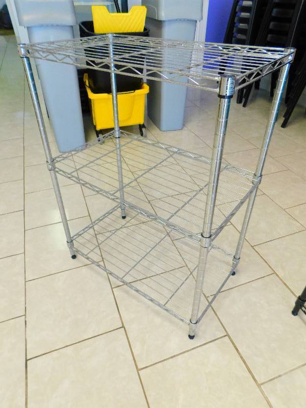 lot 227 image: WIRE RACK SHELVING UNIT