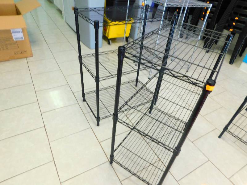 lot 229 image: WIRE RACK SHELVING UNIT
