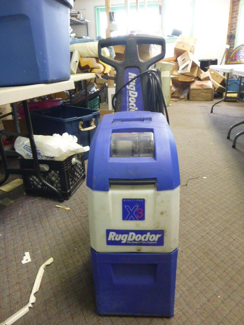 lot 25 image: Rug Doctor Might Pro X3 Carpet Cleaner