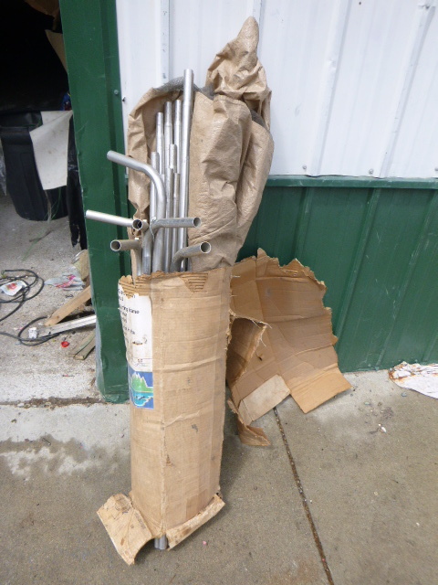 lot 44 image: Wenzel Screen House