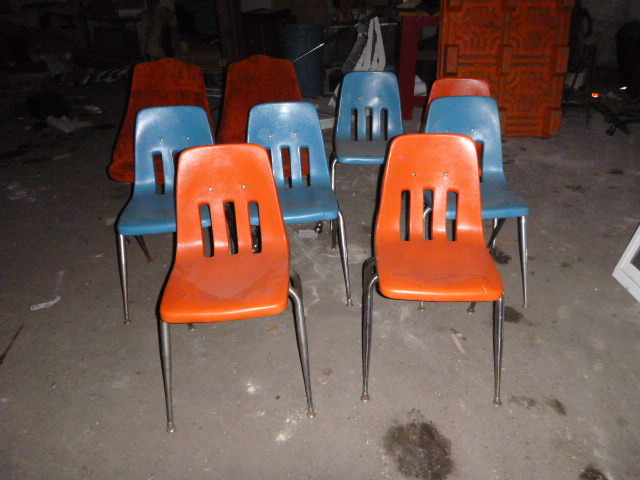 lot 52 image: 7 Stackable Chairs