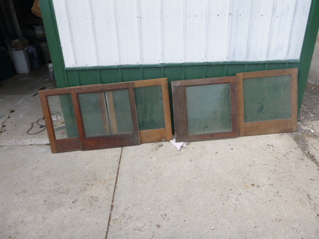 lot 53 image: 5 Vintage Windows