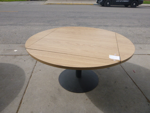 lot 54 image: Round Table