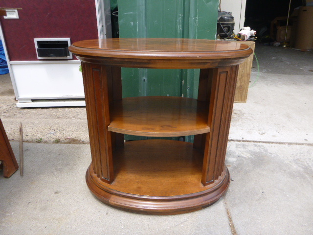 lot 64 image: Oval Decorative Table