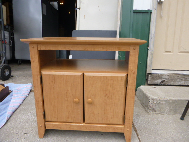 lot 68 image: Night Stand