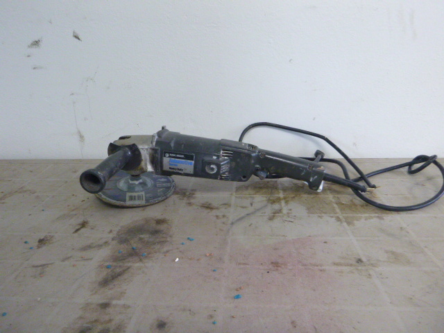 lot 71 image: Black & Decker SanderPolisher