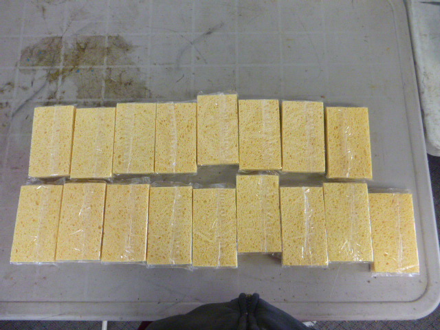 lot 74 image: 17 Sponges