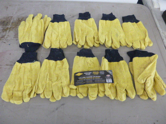 lot 81 image: 10 Pair of Diamondback Yellow Chore Gloves