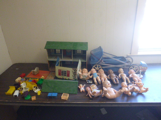 lot 101 image: Miscellaneous Toys