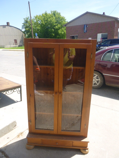 lot 114 image: Hutch or Enclosed Bookcase