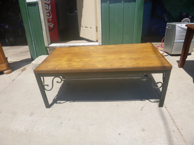 lot 115 image: Coffee Table